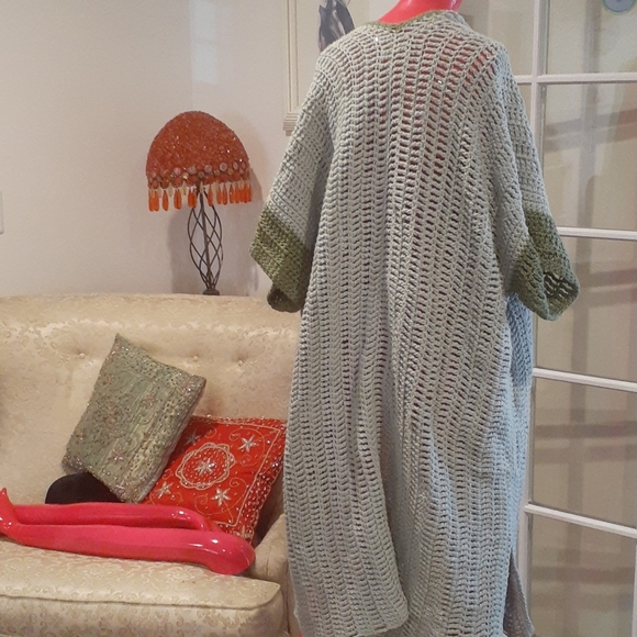 Handmade knit throw. - Picture 2 of 6